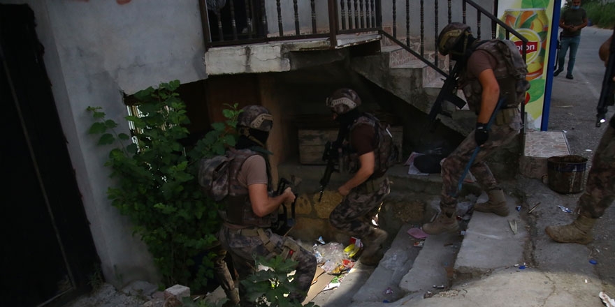 Adana'da PKK/KCK yapılanmasına operasyon! 17 kişi gözaltına alındı 2