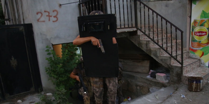 Adana'da PKK/KCK yapılanmasına operasyon! 17 kişi gözaltına alındı 4