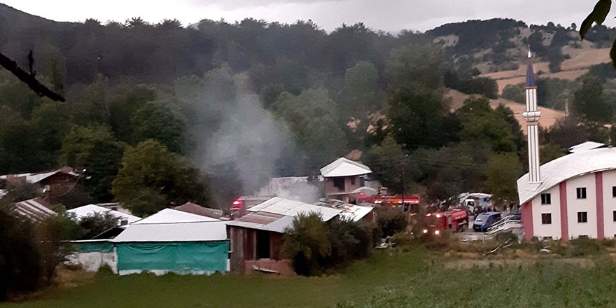 Bolu'da bir evde çıkan yangında iki çocuk hayatını kaybetti 3
