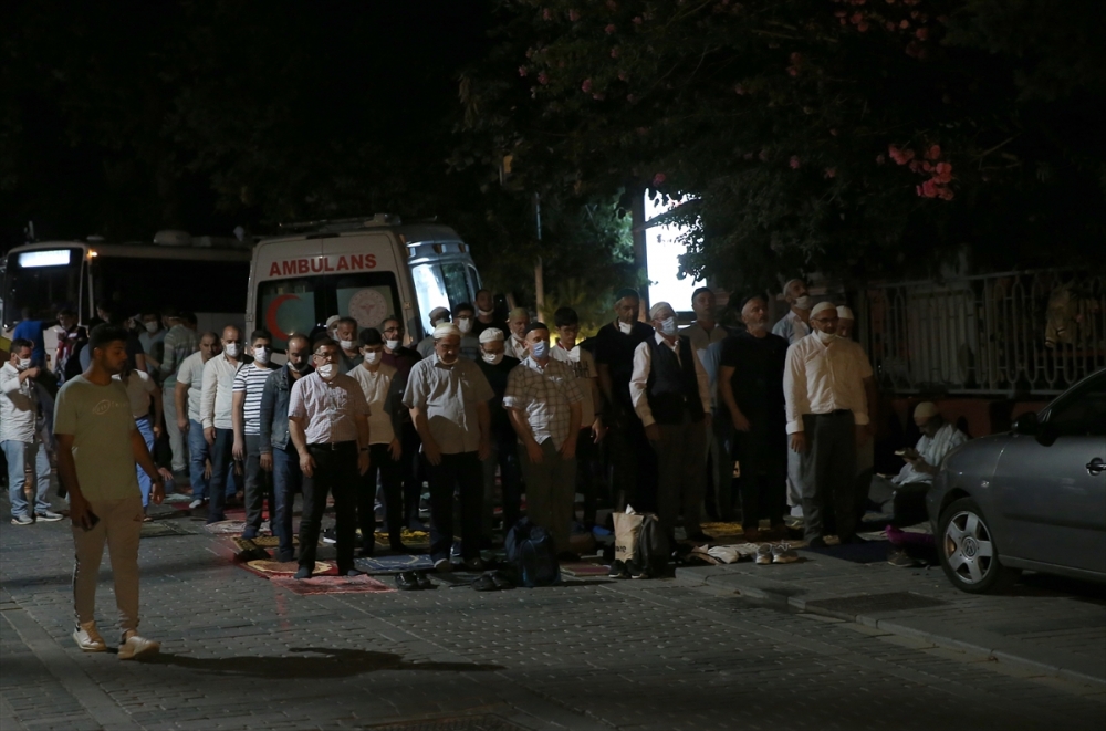 Vatandaşlar sabah namazında Ayasofya-i Kebir Cami-i Şerifi'ne akın etti 11
