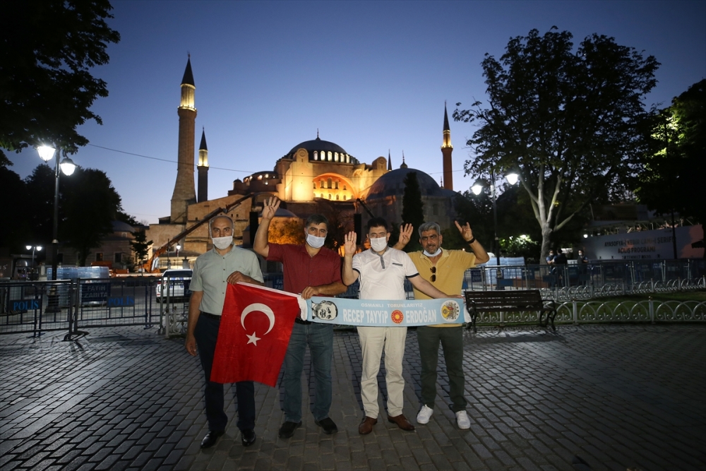 Vatandaşlar sabah namazında Ayasofya-i Kebir Cami-i Şerifi'ne akın etti 4
