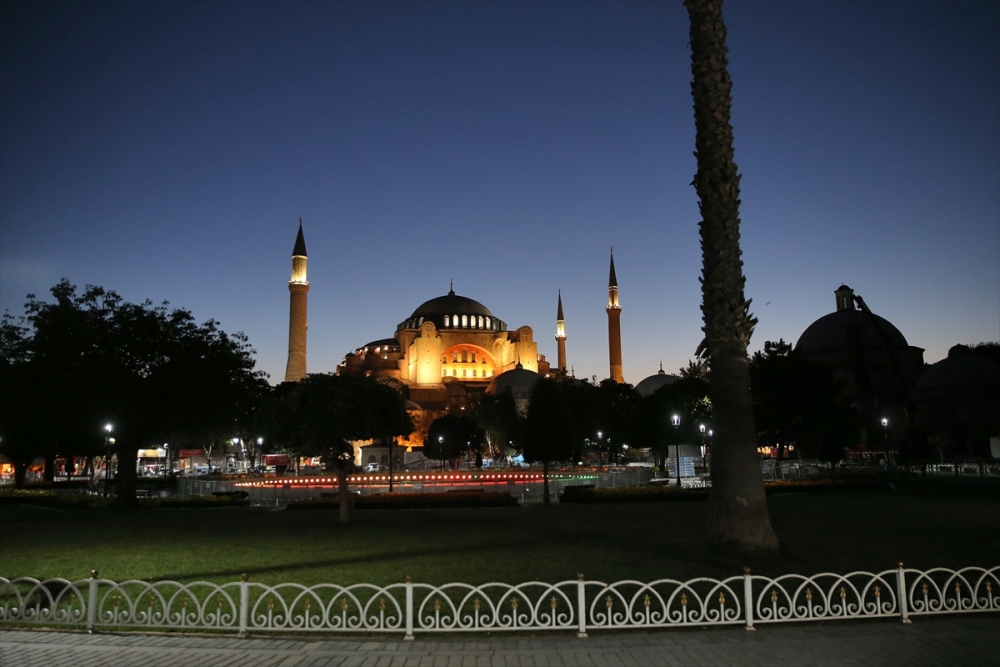 Vatandaşlar sabah namazında Ayasofya-i Kebir Cami-i Şerifi'ne akın etti 7