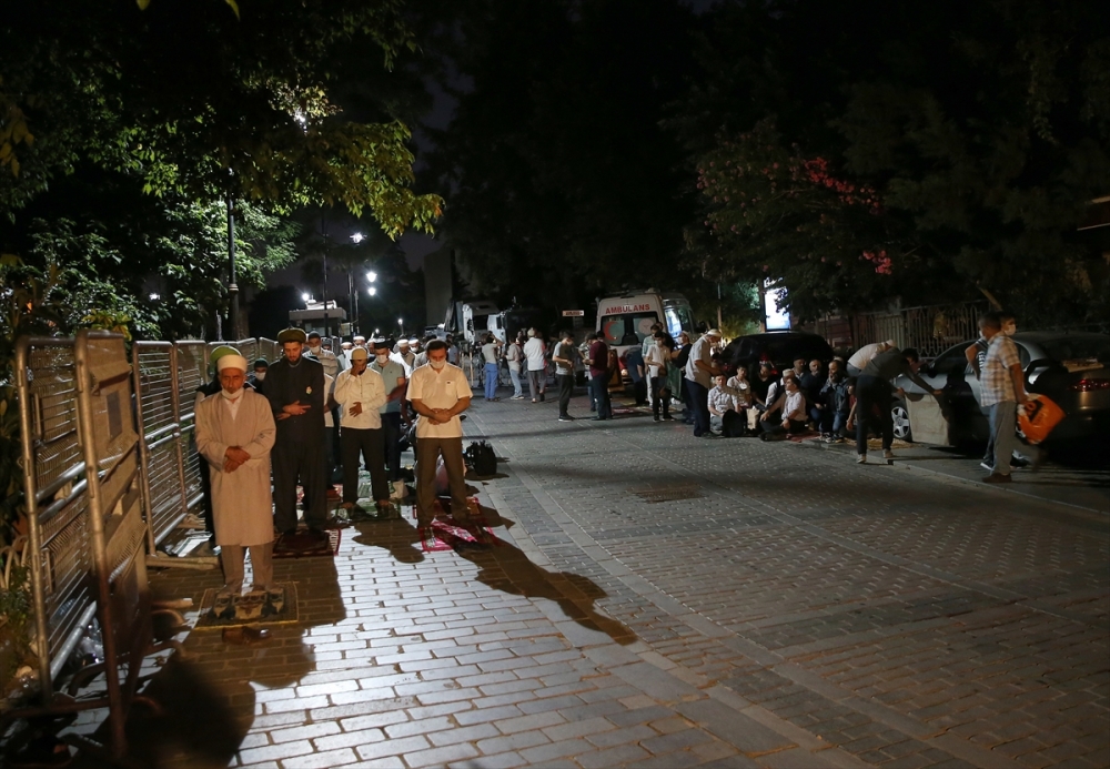 Vatandaşlar sabah namazında Ayasofya-i Kebir Cami-i Şerifi'ne akın etti 9