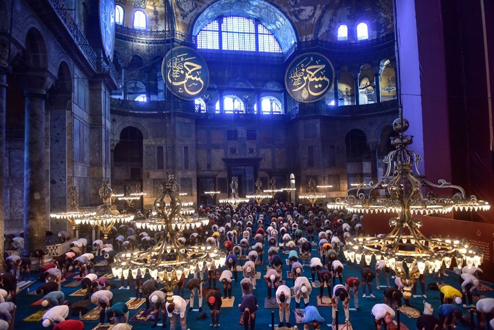 Ayasofya-i Kebir Cami-i Şerifi'nde 86 yıl sonra ilk bayram namazı 12