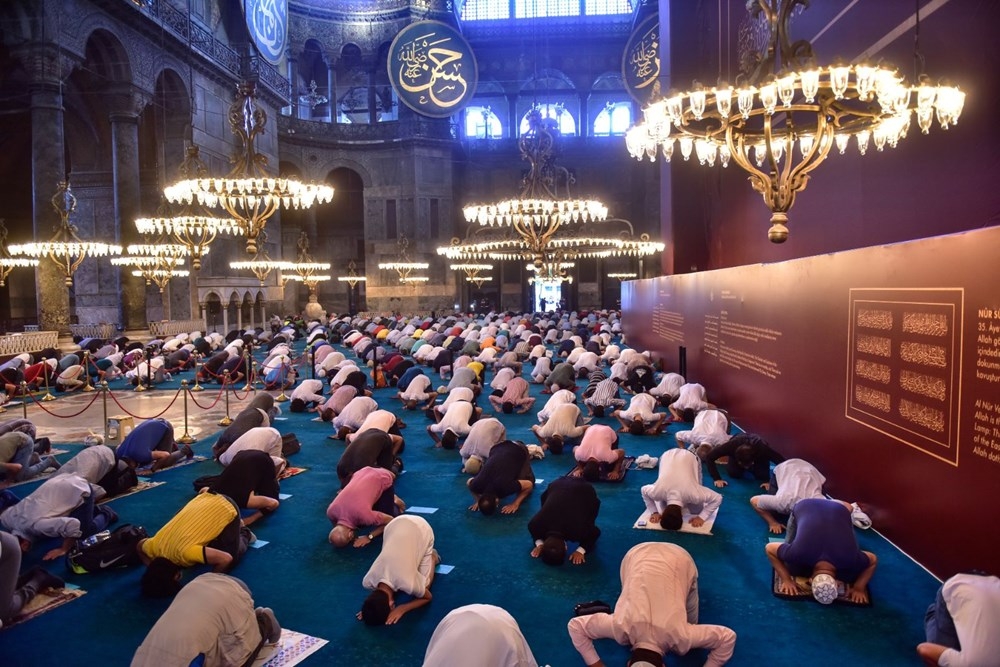 Ayasofya-i Kebir Cami-i Şerifi'nde 86 yıl sonra ilk bayram namazı 8