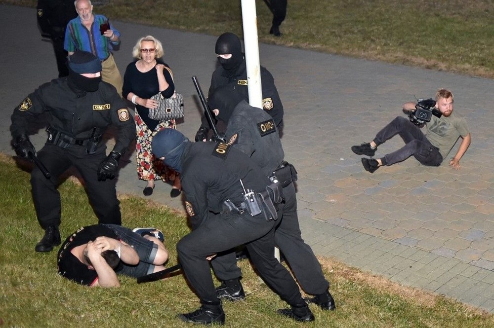 Cumhurbaşkanlığı seçimi sonrası Belarus karıştı 11