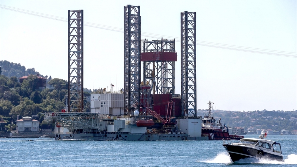 Dev petrol platformu GSP Saturn İstanbul Boğazı'ndan geçti 10