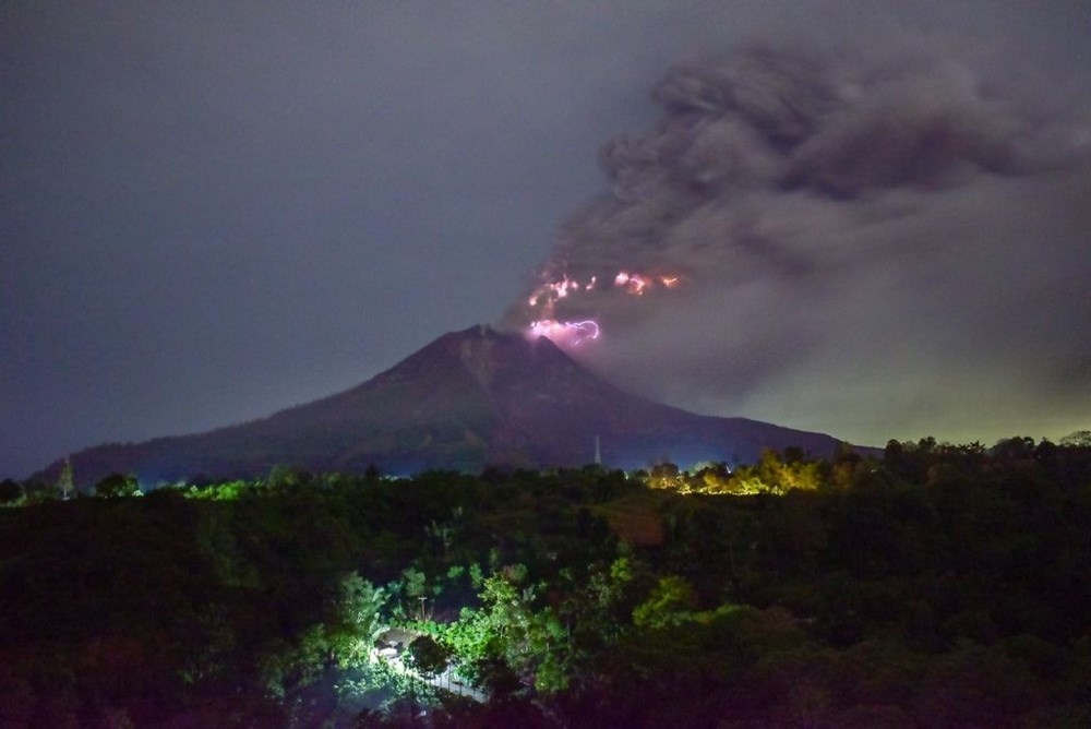 Endonezya'da Sinabung Yanardağı'nda hareketlilik 1