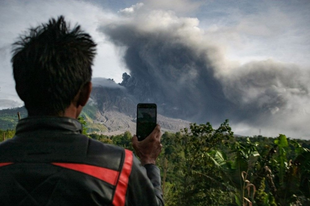 Endonezya'da Sinabung Yanardağı'nda hareketlilik 12