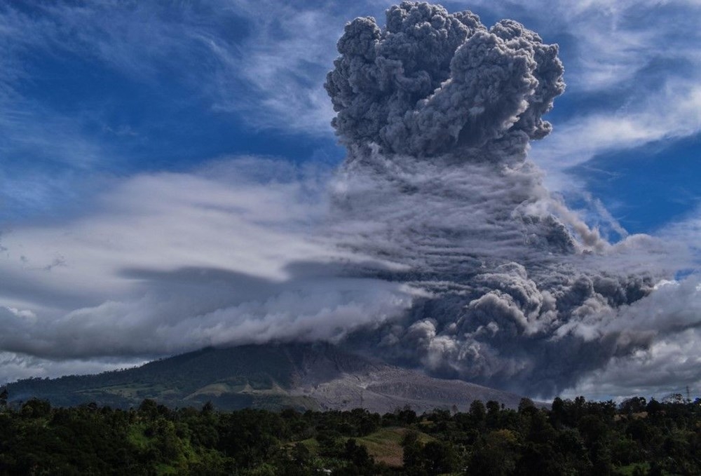 Endonezya'da Sinabung Yanardağı'nda hareketlilik 3