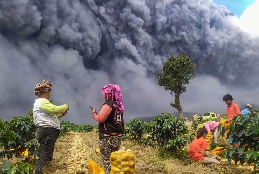 Endonezya'da Sinabung Yanardağı'nda hareketlilik 4