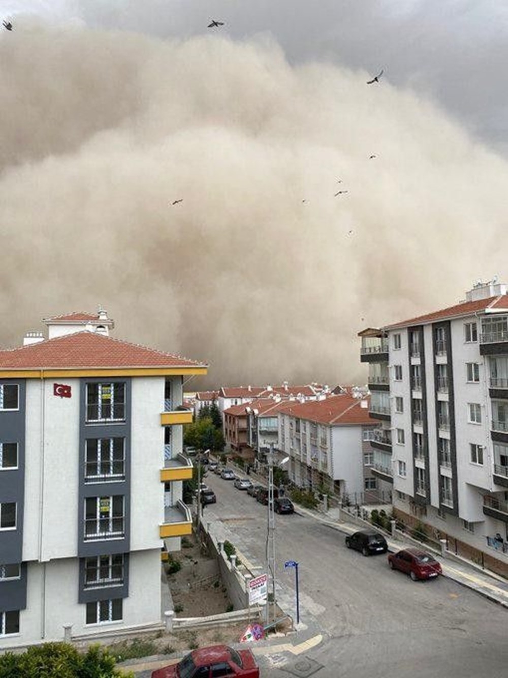 Ankara'daki kum fırtınasına dair yeni görüntüler geldi! 4