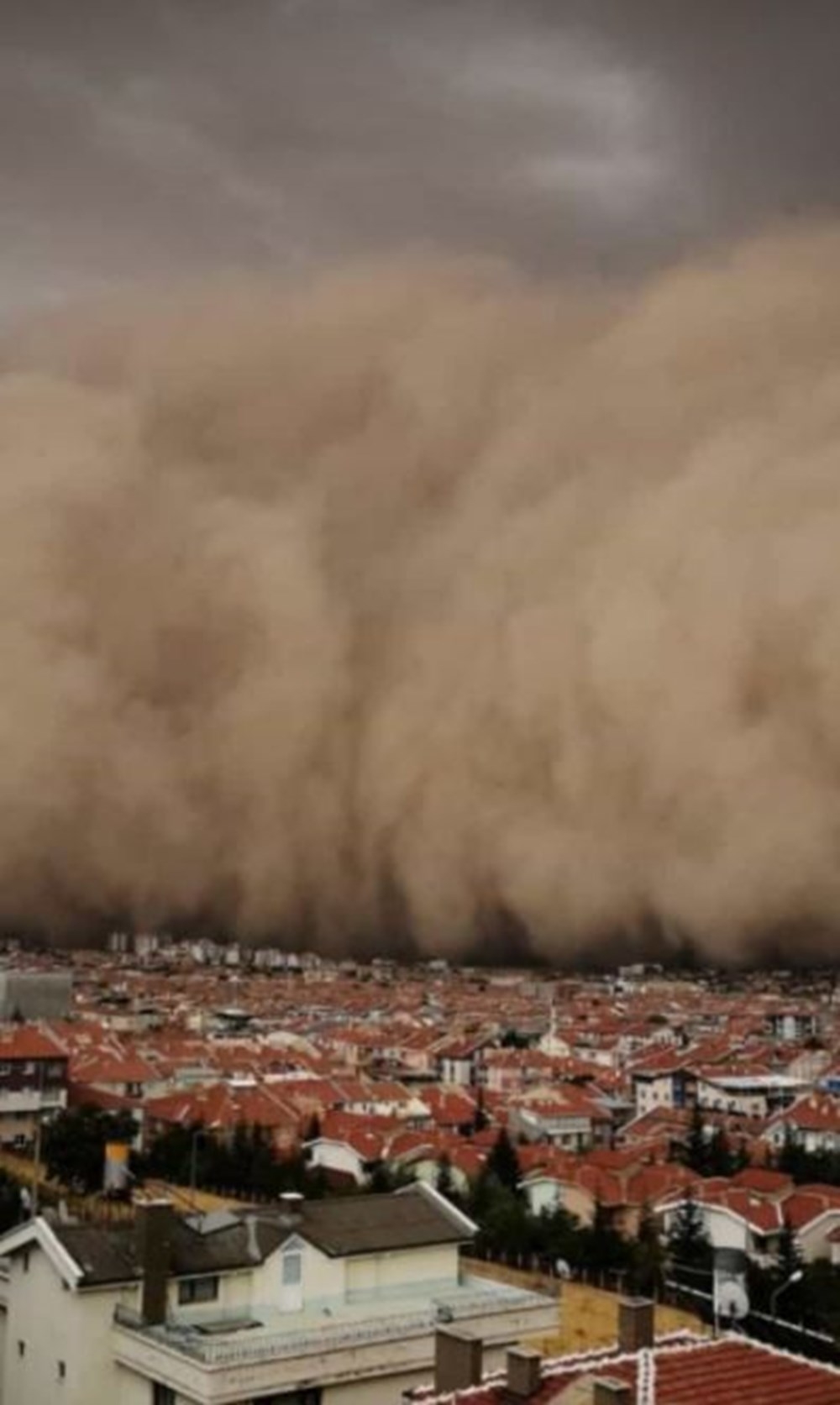 Ankara'daki kum fırtınasına dair yeni görüntüler geldi! 8