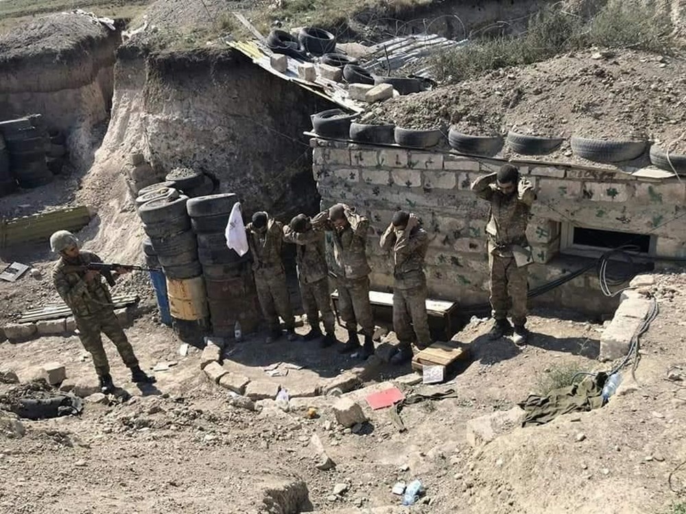 Ermenistan ordusu zırhlı araçları bırakıp kaçtı 3