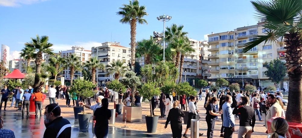 İzmir'deki 6.6'lık deprem oldu! İşte depremden ilk kareler 6