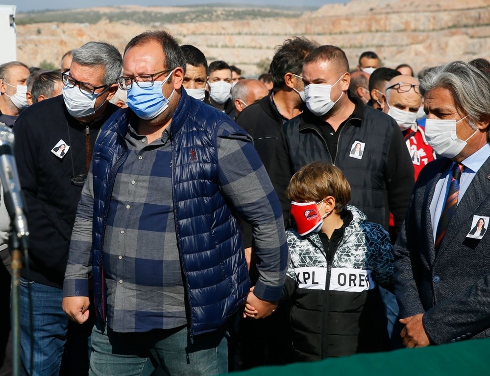 Ayda'nın annesi son yolculuğuna uğurlandı 3