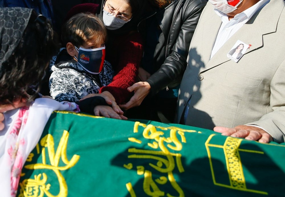 Ayda'nın annesi son yolculuğuna uğurlandı 4