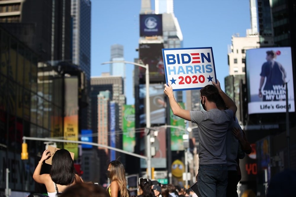 ABD'de halk seçimin galibi Biden'ın zaferini kutladı 20