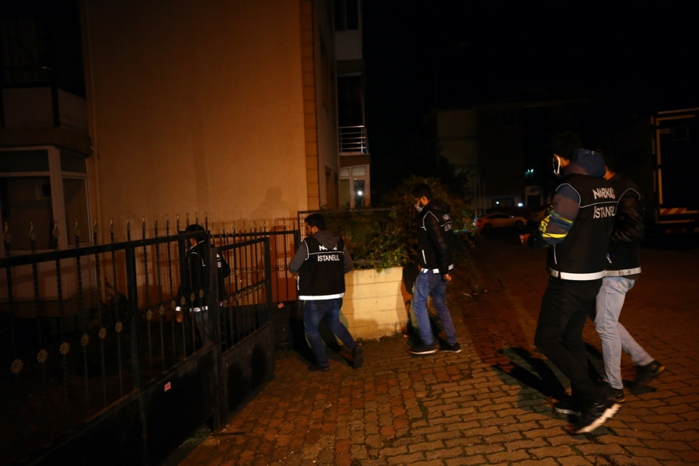 İstanbul'da uyuşturucu satıcılarına eş zamanlı operasyon 1