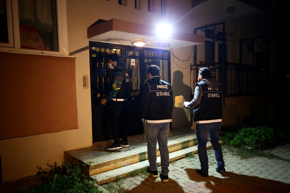 İstanbul'da uyuşturucu satıcılarına eş zamanlı operasyon 3