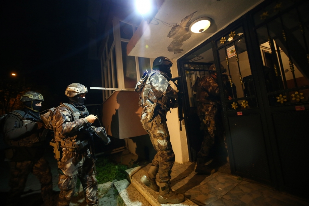 İstanbul'da uyuşturucu satıcılarına eş zamanlı operasyon 5