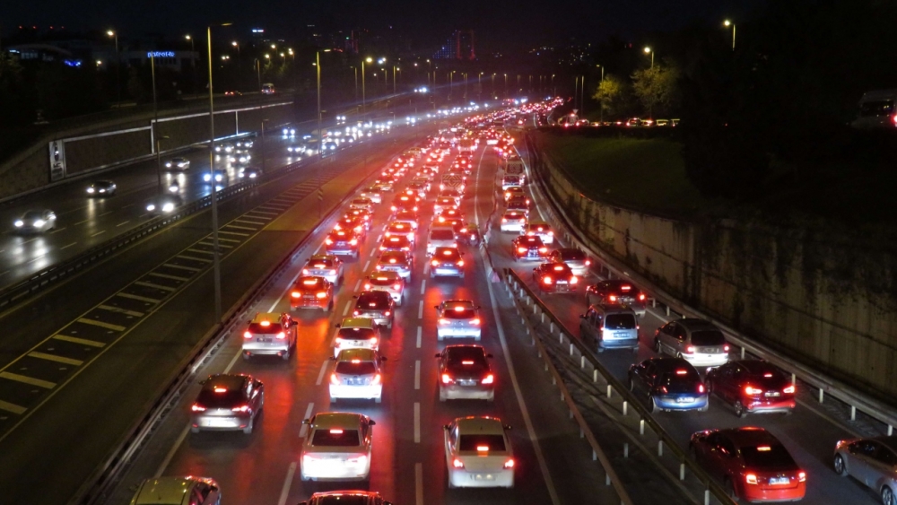 İstanbul'da trafik yoğunluğu yaşandı! 1