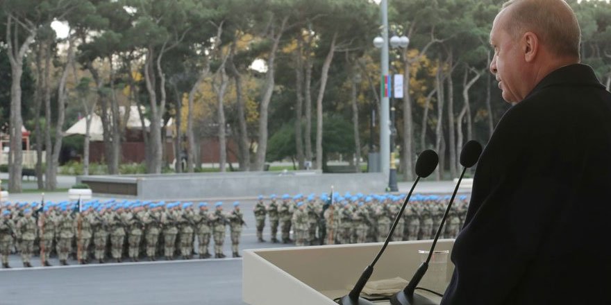 Bakü'de Karabağ zaferi kutlaması