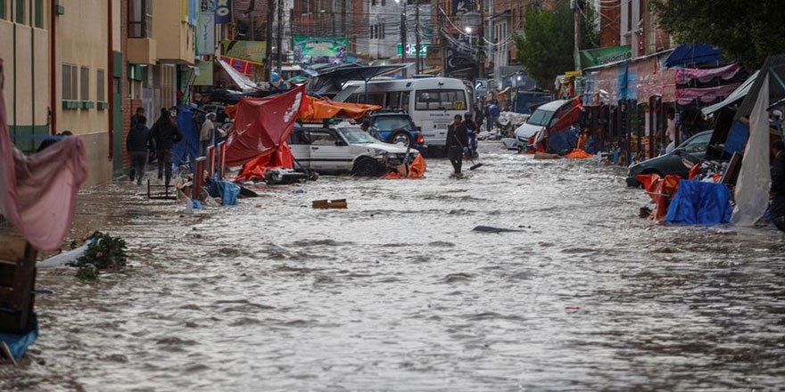 Bolivya yarım saatte sele teslim oldu