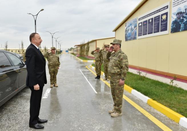 Aliyev, cephe hattında incelemelerde bulundu 7