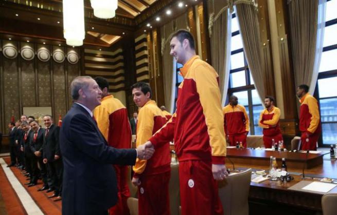 Eurocup Şampiyonu Galatasaray Erkek Basketbol Takımı Külliye'de 1