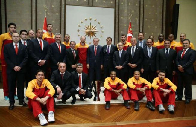 Eurocup Şampiyonu Galatasaray Erkek Basketbol Takımı Külliye'de 3