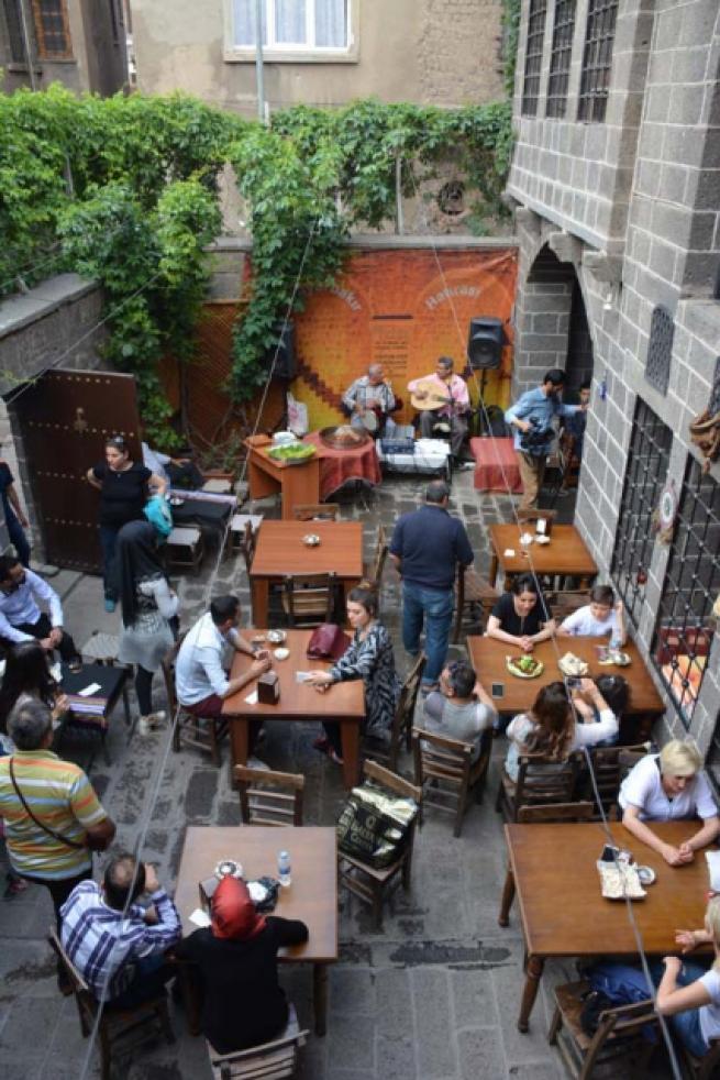 Artık silah değil müzik sesi var 1