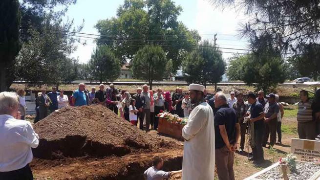 Hıristiyan olarak yaşadı, Müslüman gibi gömüldü 1
