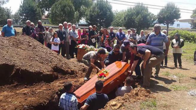Hıristiyan olarak yaşadı, Müslüman gibi gömüldü 7