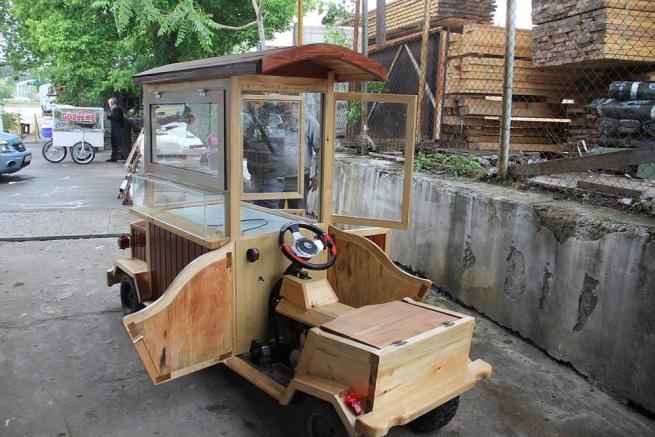 Kirayı fazla bulan esnaf mobil dükkan tasarladı 5