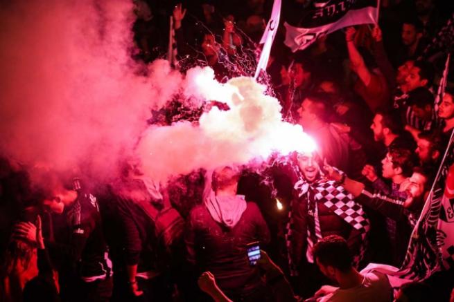Beşiktaşlılar olası şampiyonluğu kutlamaya başladı 14