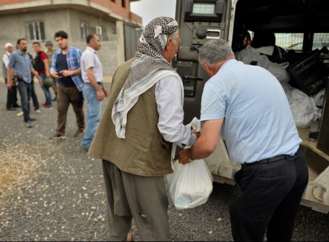 Teröristler susuz bıraktı, güvenlik güçleri yardıma koştu 12