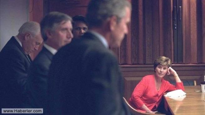 11 Eylül saldırısının hiç yayınlanmamış Bush fotoğrafları 19
