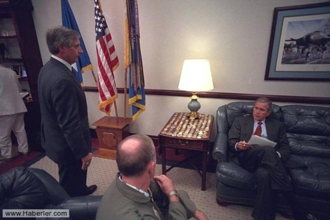 11 Eylül saldırısının hiç yayınlanmamış Bush fotoğrafları 21