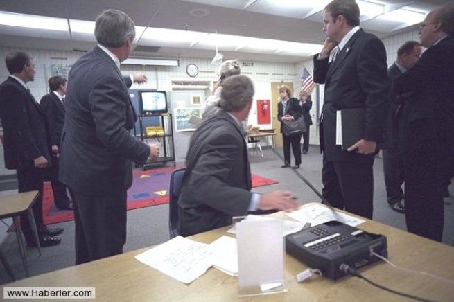 11 Eylül saldırısının hiç yayınlanmamış Bush fotoğrafları 27