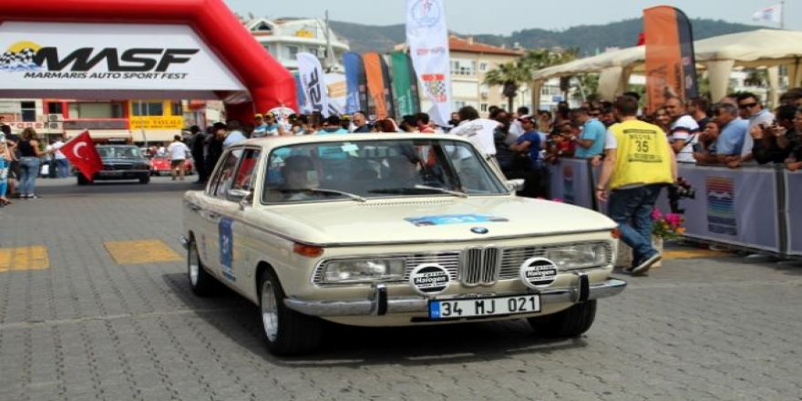 Marmaris'te klasik otomobil yarışı