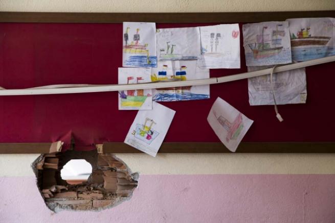 Teröristlerin harabeye çevirdiği okullar için yıkım kararı 4