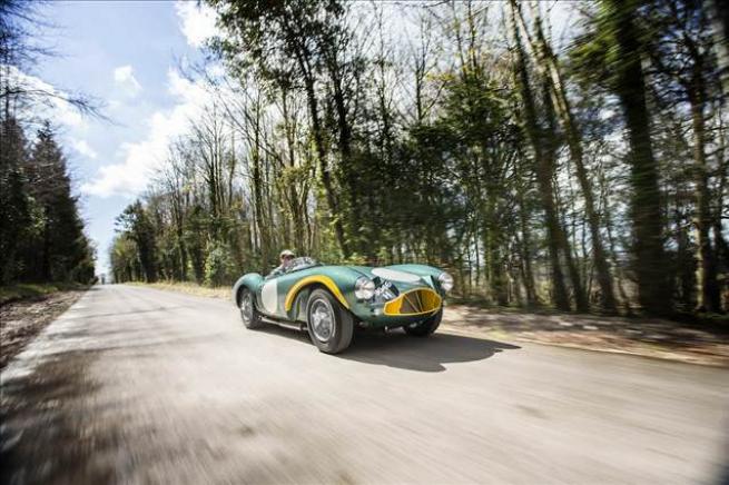 Efsane Aston Martin açık artırmada 5