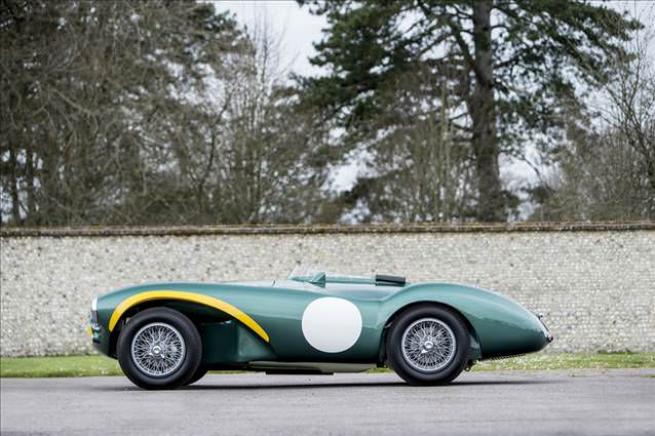 Efsane Aston Martin açık artırmada 7