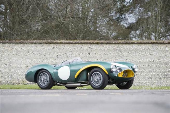 Efsane Aston Martin açık artırmada 8