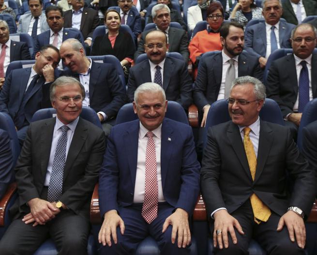 AK Parti'liler Yıldırım'ı böyle kutladı 3