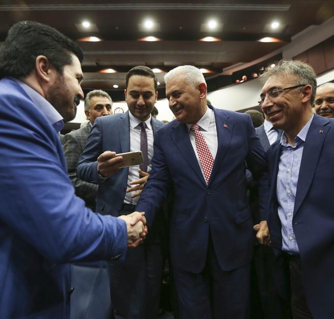 AK Parti'liler Yıldırım'ı böyle kutladı 5