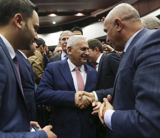 AK Parti'liler Yıldırım'ı böyle kutladı 7