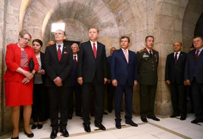 Erdoğan ve Davutoğlu Anıtkabir'de Nobel Ödülü Takdim Töreni'nde 15
