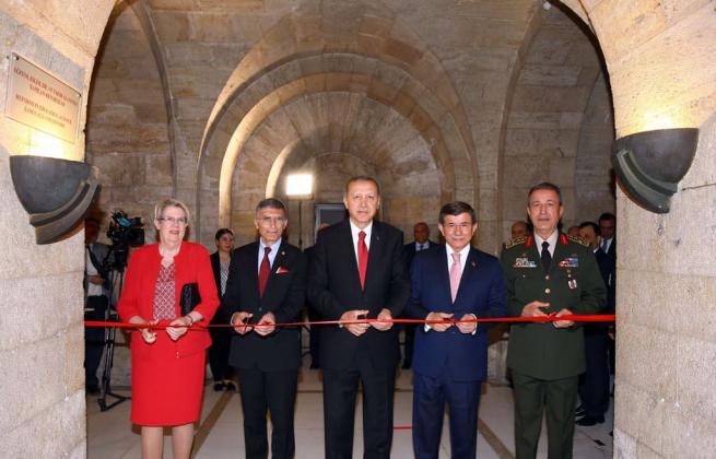 Erdoğan ve Davutoğlu Anıtkabir'de Nobel Ödülü Takdim Töreni'nde 3
